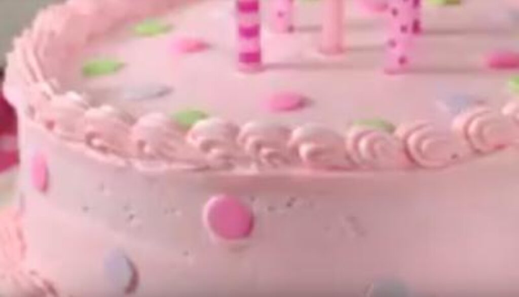 מתכון עוגת וניל - עוגת יום הולדת חגיגית