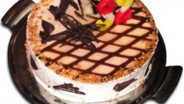 איך בחירת הקמח משפיעה על גובה ומרקם העוגה שלכם